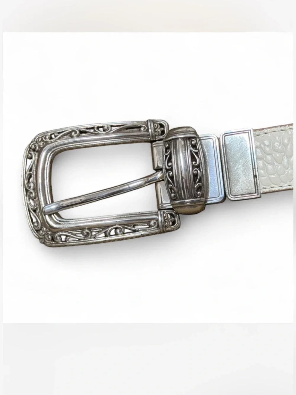 VTG Brighton Reversible White & Tan Croc-Embossed Belt with Silver Buckle M/30